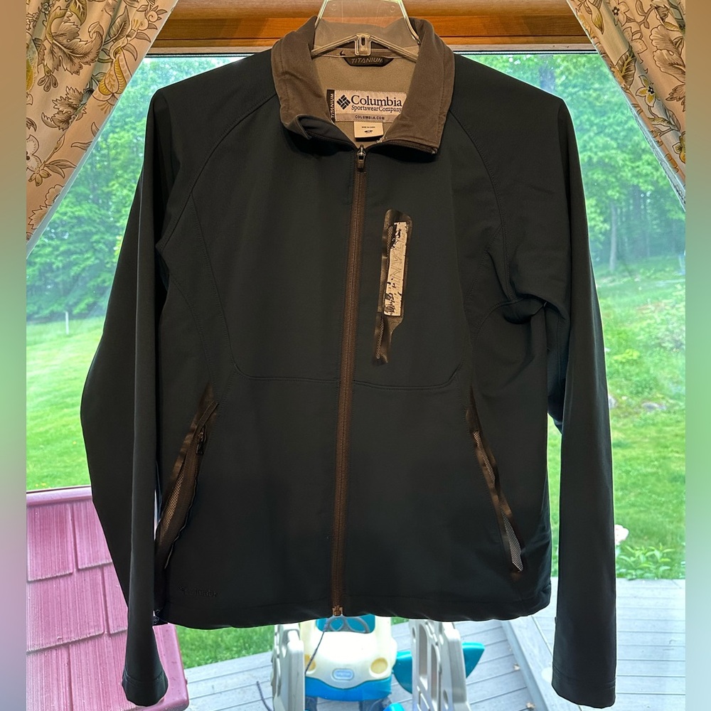 Men’s M Columbia Titanium Jacket. - Picture 2 of 7
